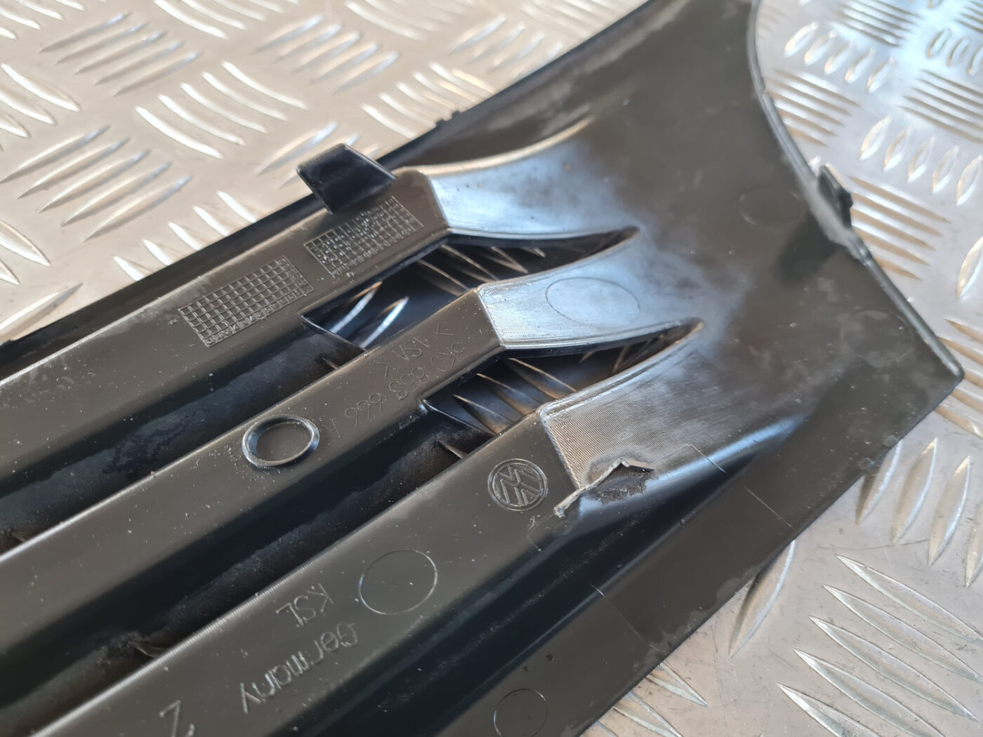 Miglas luktura reste, pa labi priekš VW GOLF 6 2011 6 Miglas luktura reste, pa labi priekš VW GOLF 6 2011