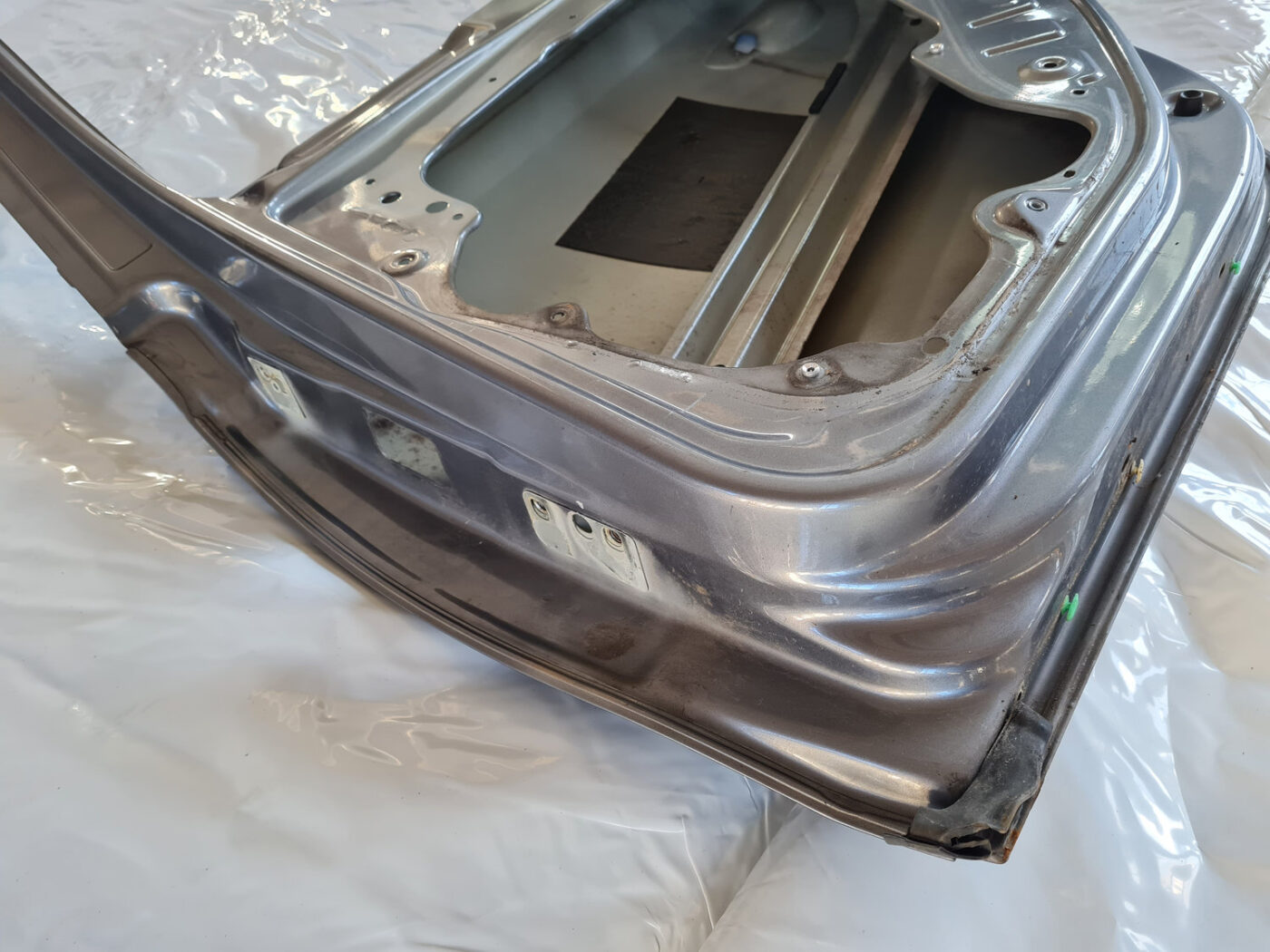 Aizmugurējās labās durvis priekš VW GOLF 6 2011 7 Aizmugurējās labās durvis priekš VW GOLF 6 2011