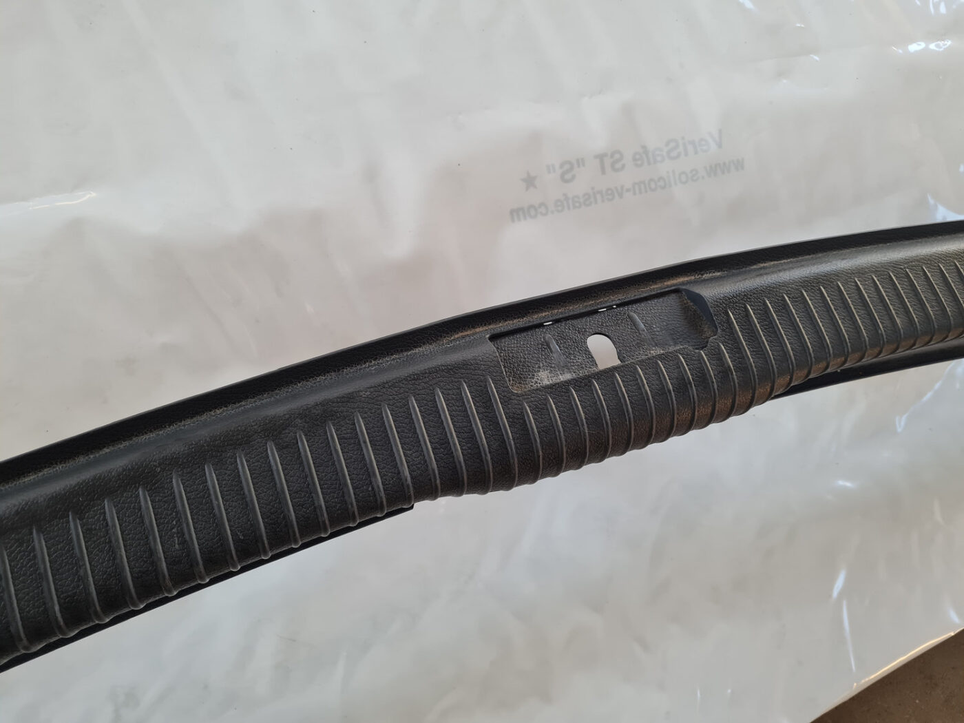 Bagažnieka nodalījuma sliekšņa uzlika priekš VW GOLF 6 2011 10 Bagažnieka nodalījuma sliekšņa uzlika priekš VW GOLF 6 2011