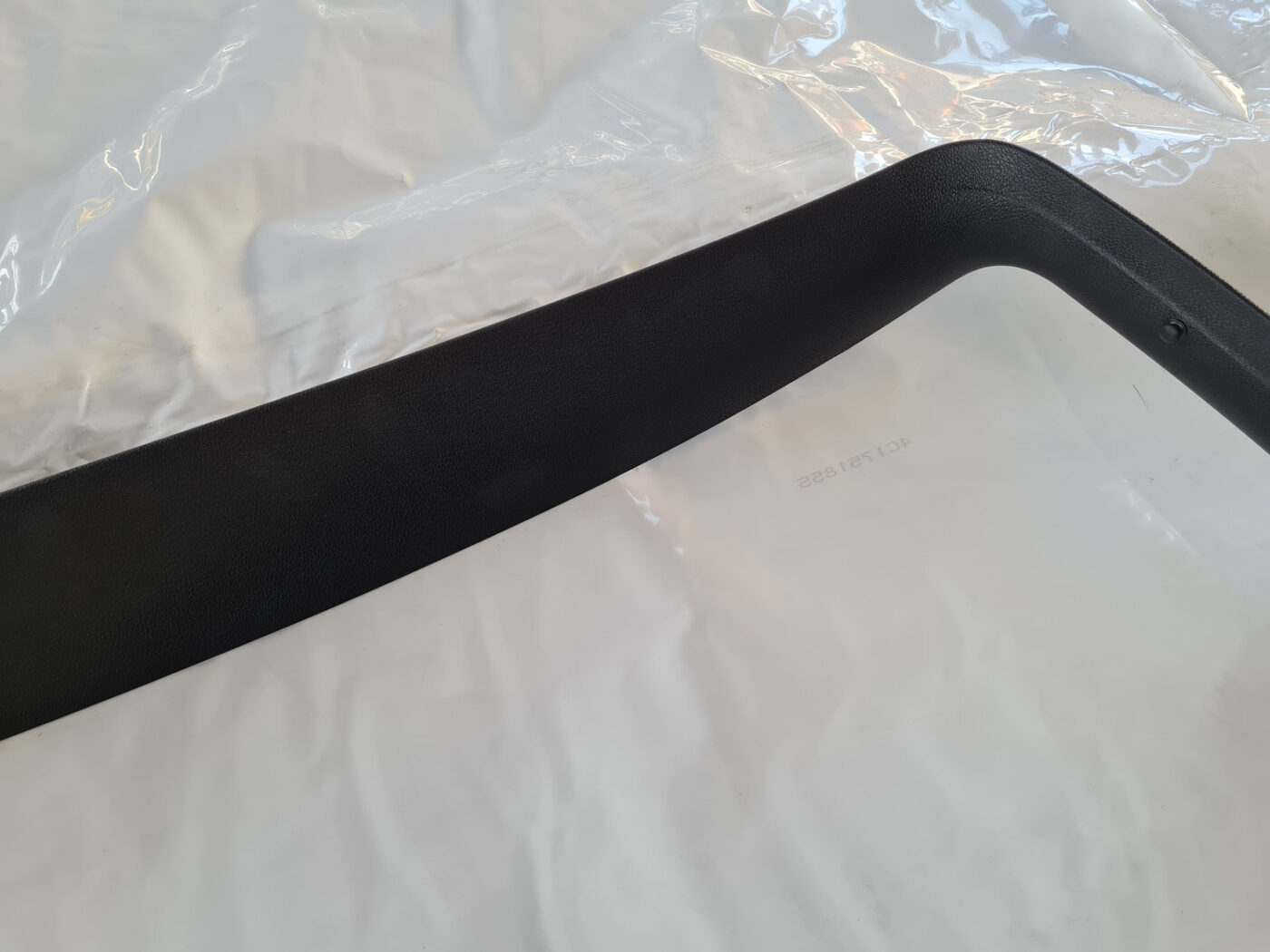 Bagāžnieka vāka apdare priekš VW GOLF 6 2011 11 Bagāžnieka vāka apdare priekš VW GOLF 6 2011