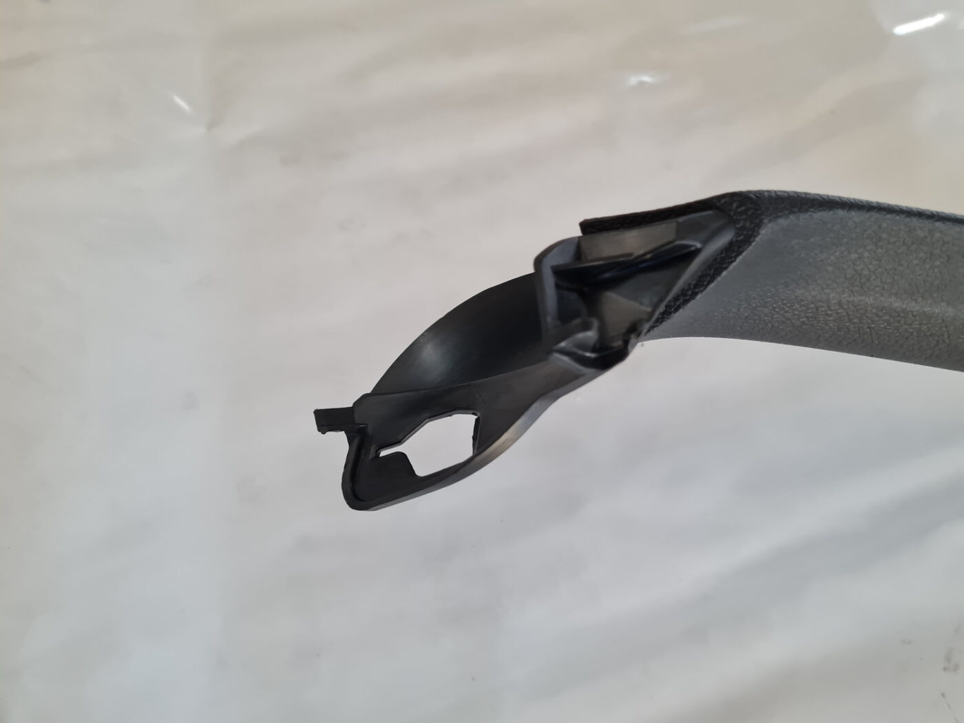 Bagāžnieka vāka apdare priekš VW GOLF 6 2011 8 Bagāžnieka vāka apdare priekš VW GOLF 6 2011