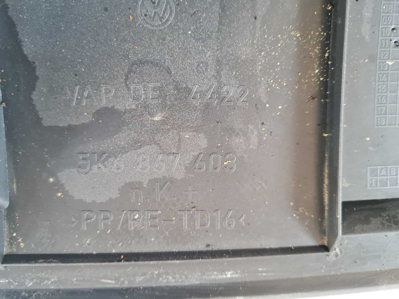 Bagāžnieka vāka apdare priekš VW GOLF 6 2011 6 Bagāžnieka vāka apdare priekš VW GOLF 6 2011