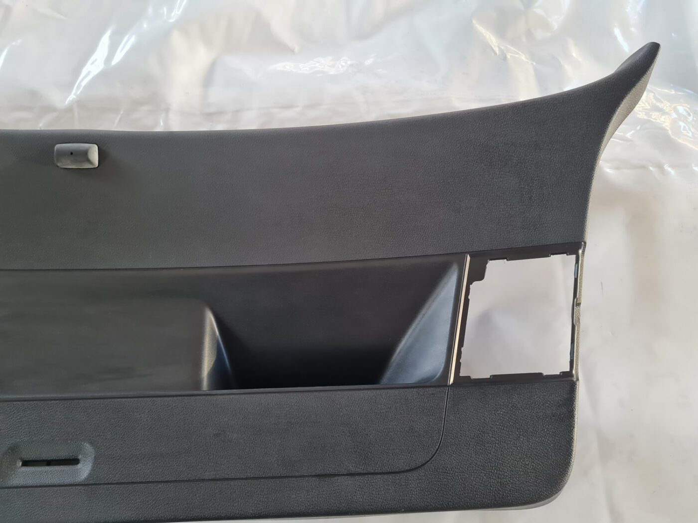 Bagāžnieka vāka liela apdare priekš VW GOLF 6 2011 11 Bagāžnieka vāka liela apdare priekš VW GOLF 6 2011