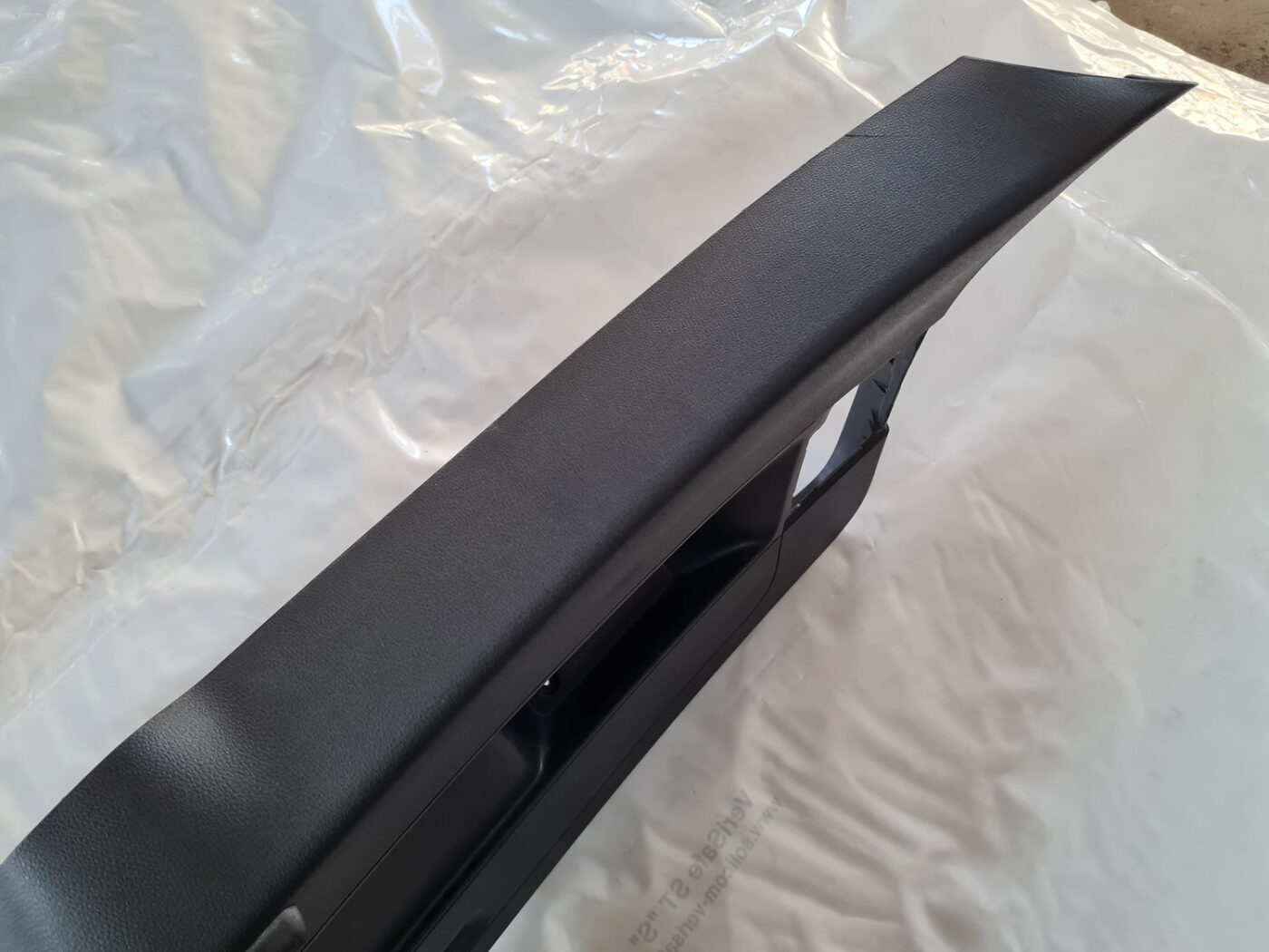 Bagāžnieka vāka liela apdare priekš VW GOLF 6 2011 10 Bagāžnieka vāka liela apdare priekš VW GOLF 6 2011