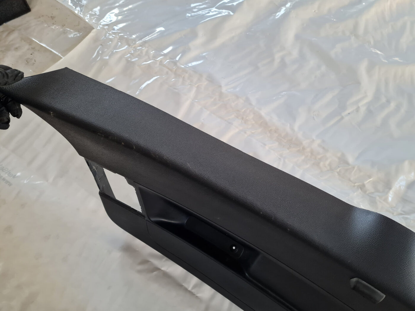 Bagāžnieka vāka liela apdare priekš VW GOLF 6 2011 9 Bagāžnieka vāka liela apdare priekš VW GOLF 6 2011