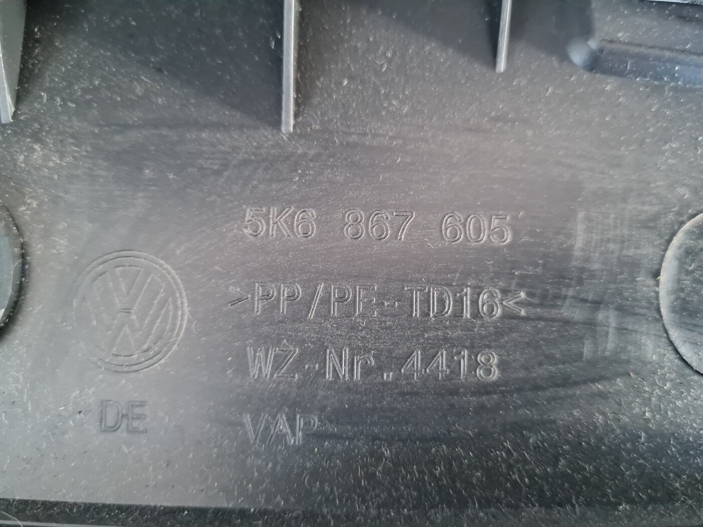 Bagāžnieka vāka liela apdare priekš VW GOLF 6 2011 3 Bagāžnieka vāka liela apdare priekš VW GOLF 6 2011