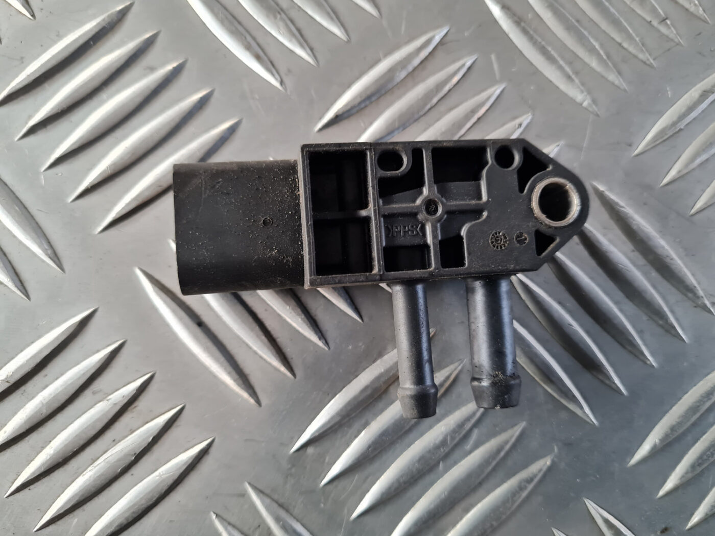 Izplūdes gāzu spiediena sensors priekš VW GOLF 6 2011 4 Izplūdes gāzu spiediena sensors priekš VW GOLF 6 2011