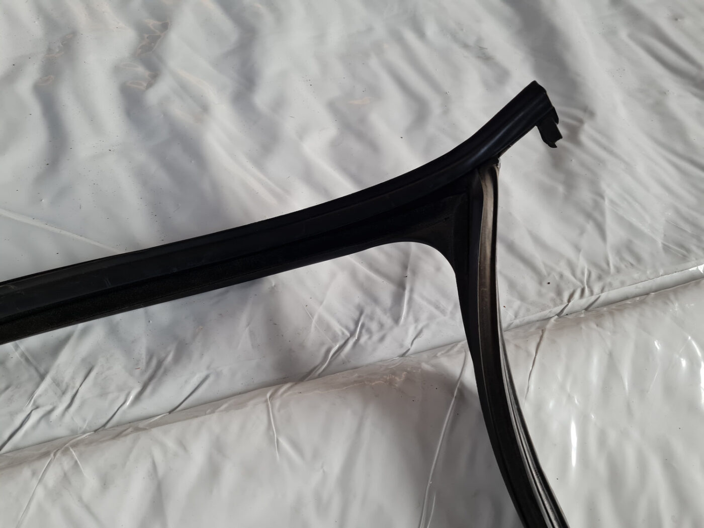 Durvju gumija priekš VW GOLF 6 2011 5 Durvju gumija priekš VW GOLF 6 2011