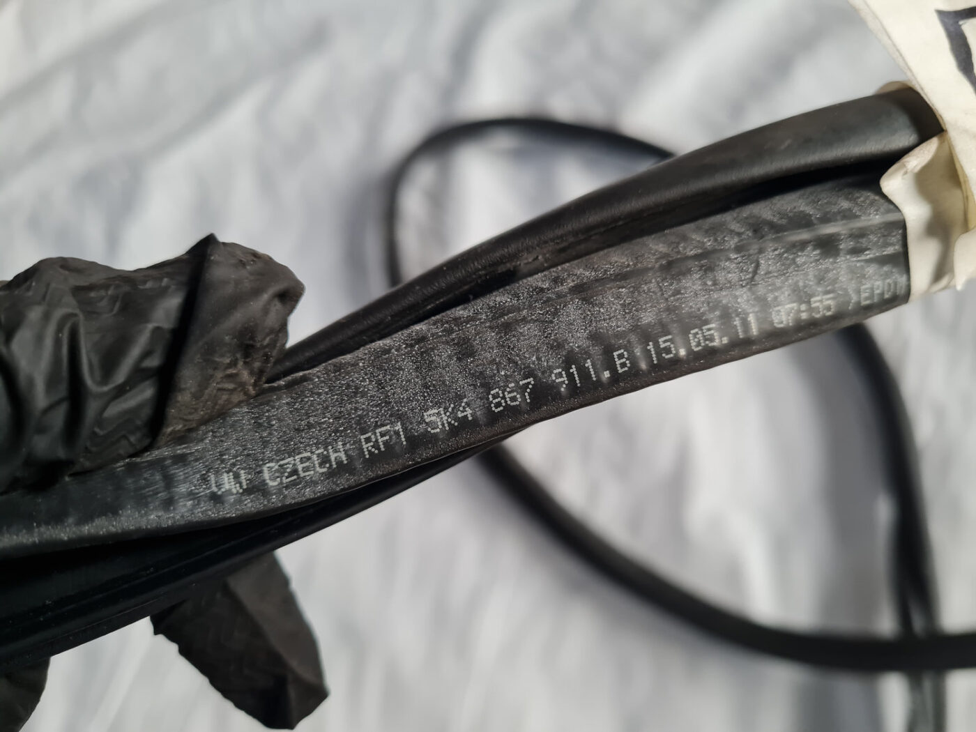 Durvju gumija priekš VW GOLF 6 2011 3 Durvju gumija priekš VW GOLF 6 2011