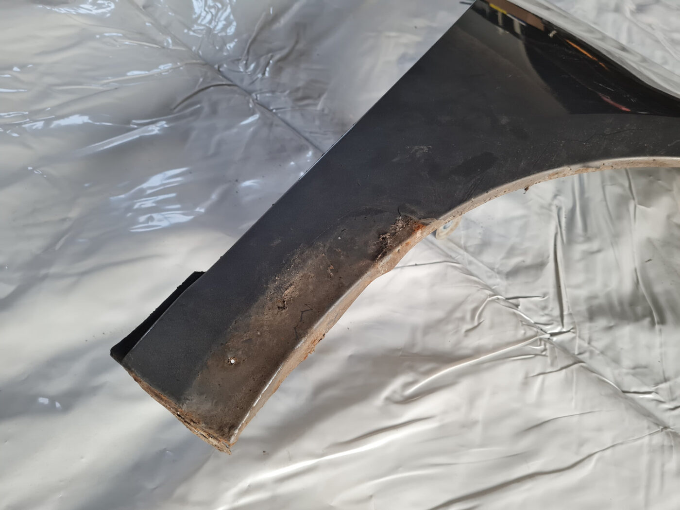 Priekšējais labais spārns priekš VW GOLF 6 2011 2 Priekšējais labais spārns priekš VW GOLF 6 2011