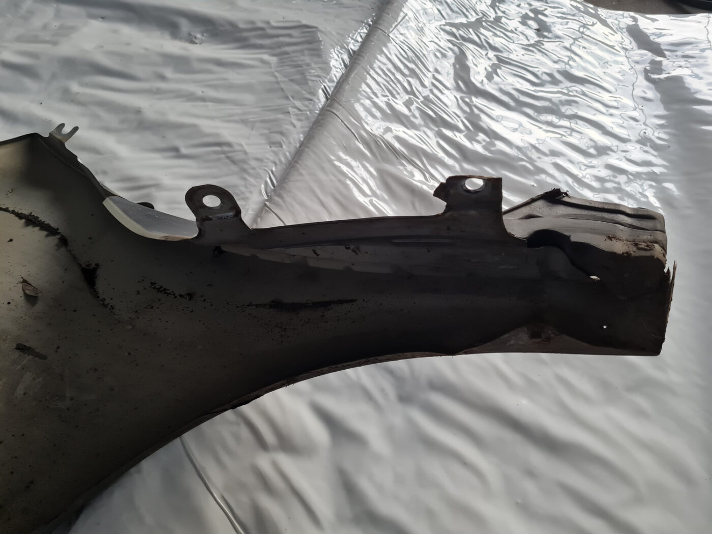 Priekšējais labais spārns priekš VW GOLF 6 2011 13 Priekšējais labais spārns priekš VW GOLF 6 2011