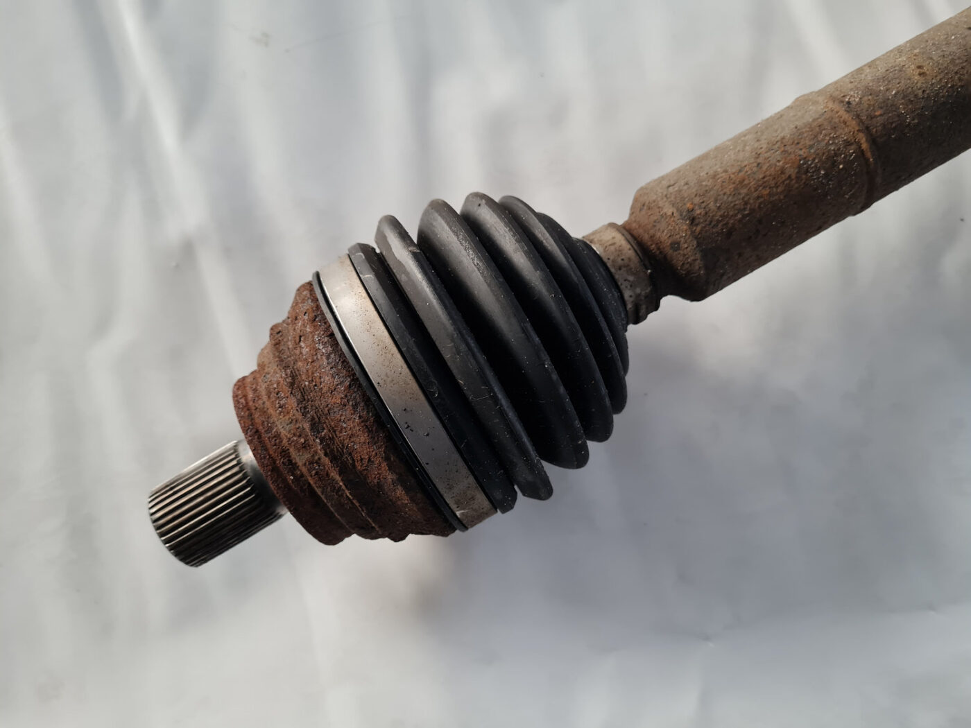 Pusass priekšēja labā priekš VW GOLF 6 2011 2 Pusass priekšēja labā priekš VW GOLF 6 2011