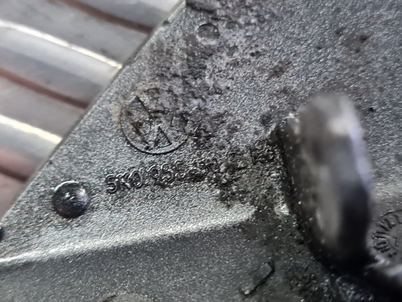 Lukturu mazgātāja sprauslas vāks priekš VW GOLF 6 2011 4 Lukturu mazgātāja sprauslas vāks priekš VW GOLF 6 2011