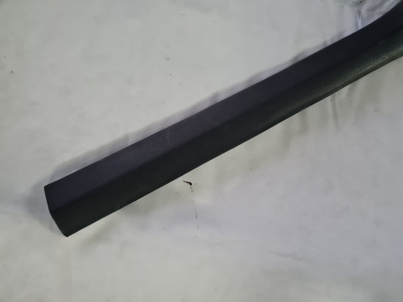 Sliekšņa laba uzlika priekš VW GOLF 6 2011 2 Sliekšņa laba uzlika priekš VW GOLF 6 2011