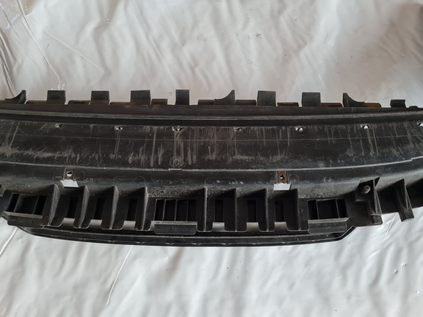 Priekšēja bufera aizsargs priekš VOLVO C30 2009 4 Priekšēja bufera aizsargs priekš VOLVO C30 2009