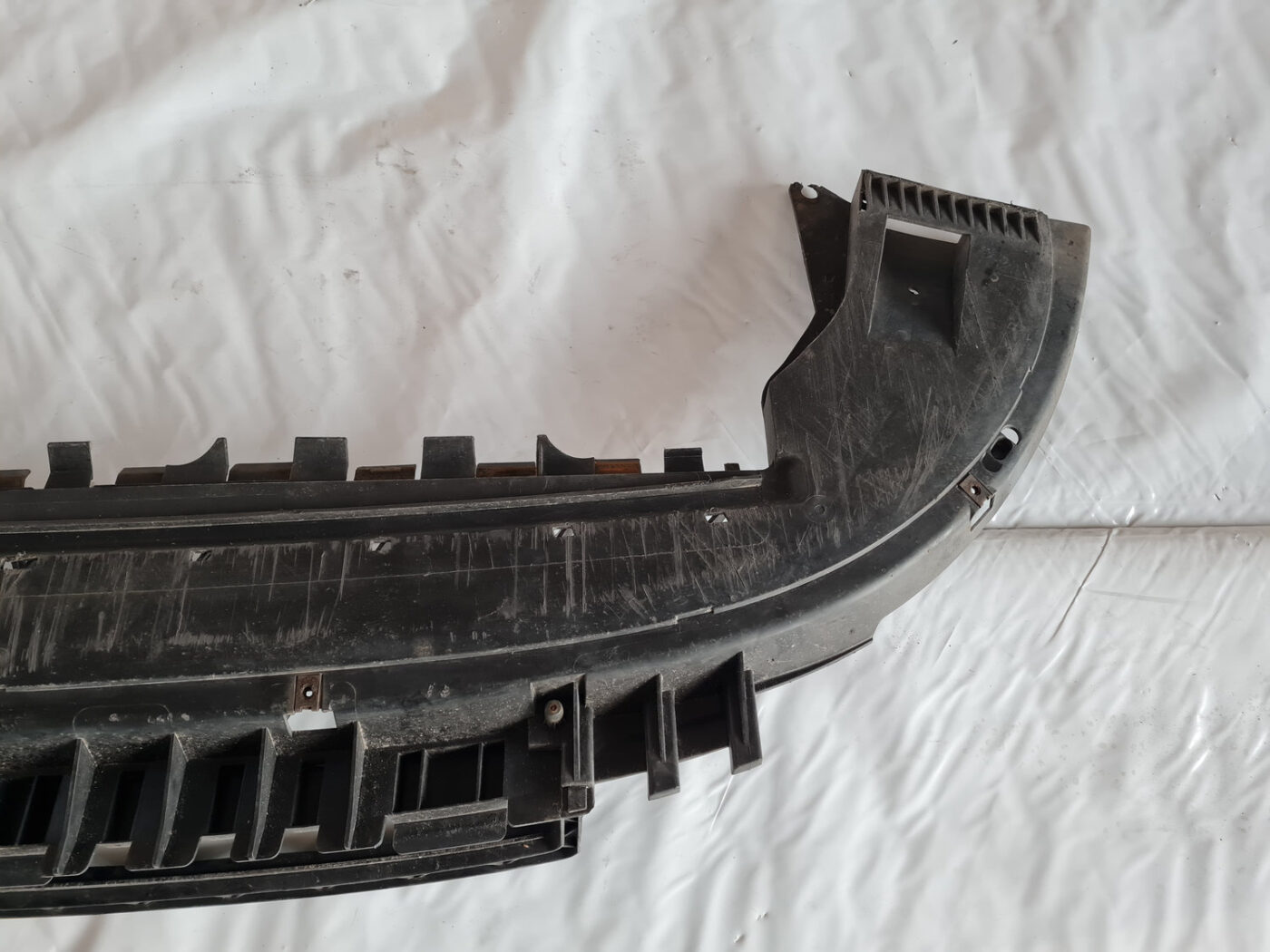 Priekšēja bufera aizsargs priekš VOLVO C30 2009 3 Priekšēja bufera aizsargs priekš VOLVO C30 2009